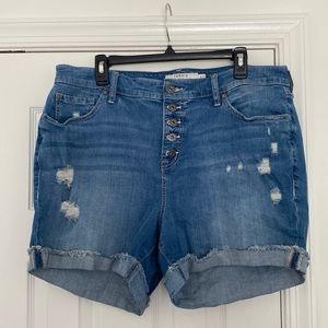 High-Rise Midi Short (Medium Wash)
